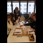 Zwei Stunden lang haben 8 Gruppen intensiv gespielt, neue Spiele entwickelt und bestehende Spiele ausprobiert.