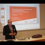 Als erster Gastredner referierte Prof. Dr. Steffen P. Walz über das Thema Gamification und die Potentiale von Spielen auf dem Campus von morgen